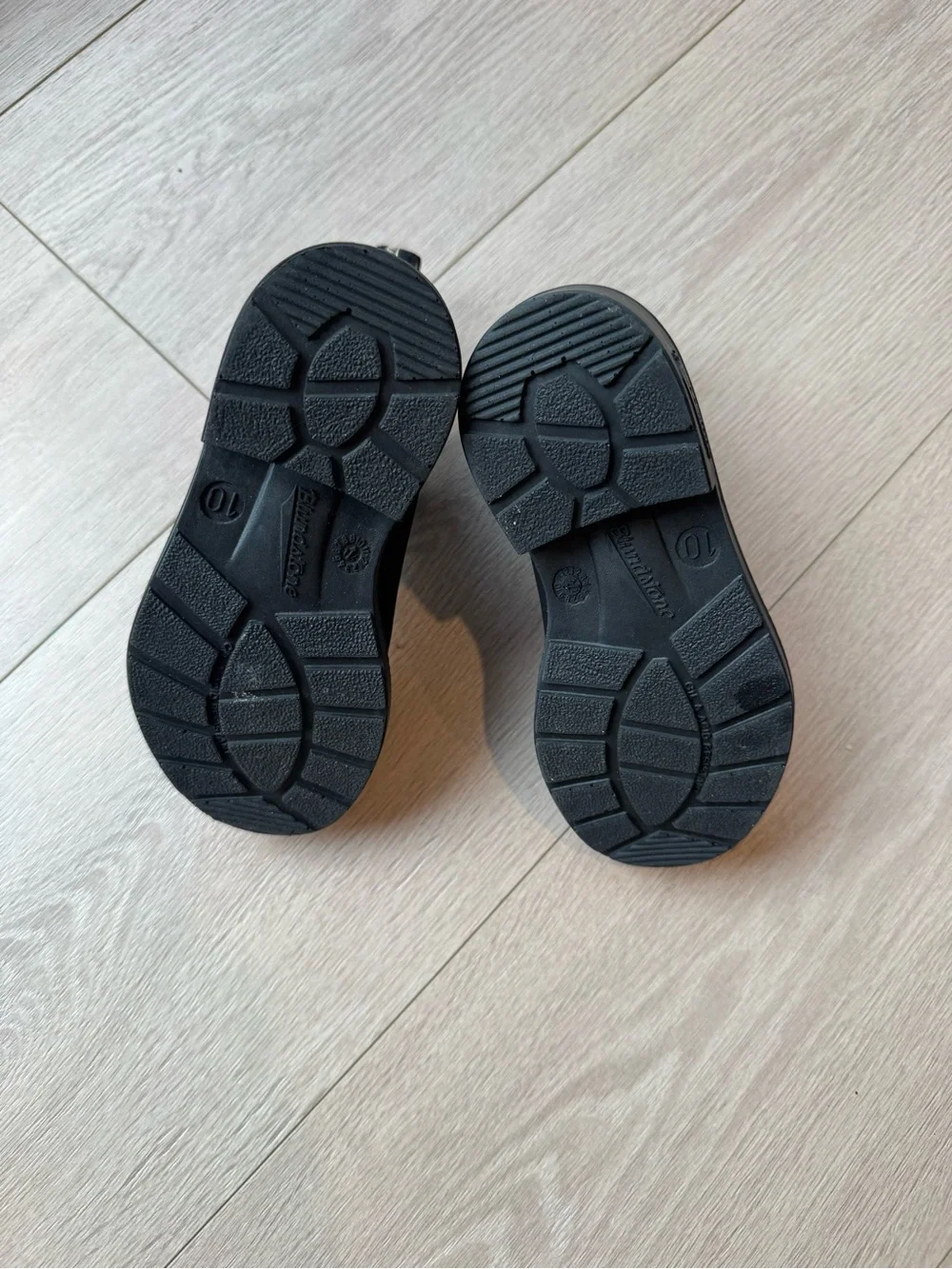 Blundstone Kids Black Leather Boots. #531
